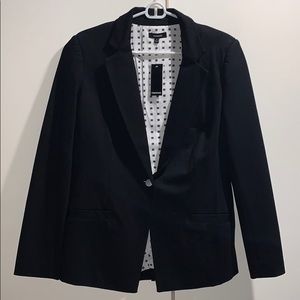 Women’s blazer or suit jacket